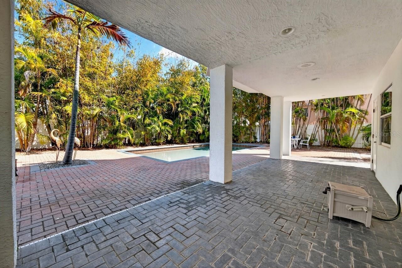 5900 Bayview Circle S, Gulfport, FL 33707 Photo