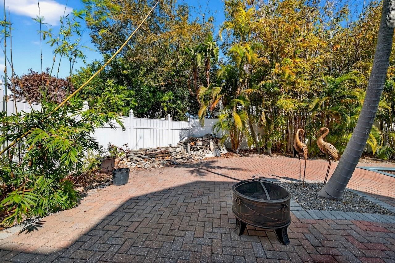 5900 Bayview Circle S, Gulfport, FL 33707 Photo