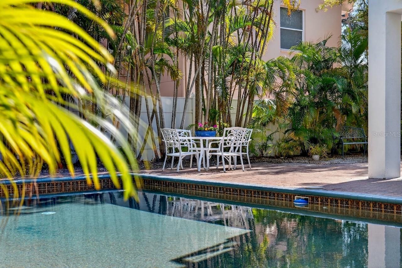 5900 Bayview Circle S, Gulfport, FL 33707 Photo