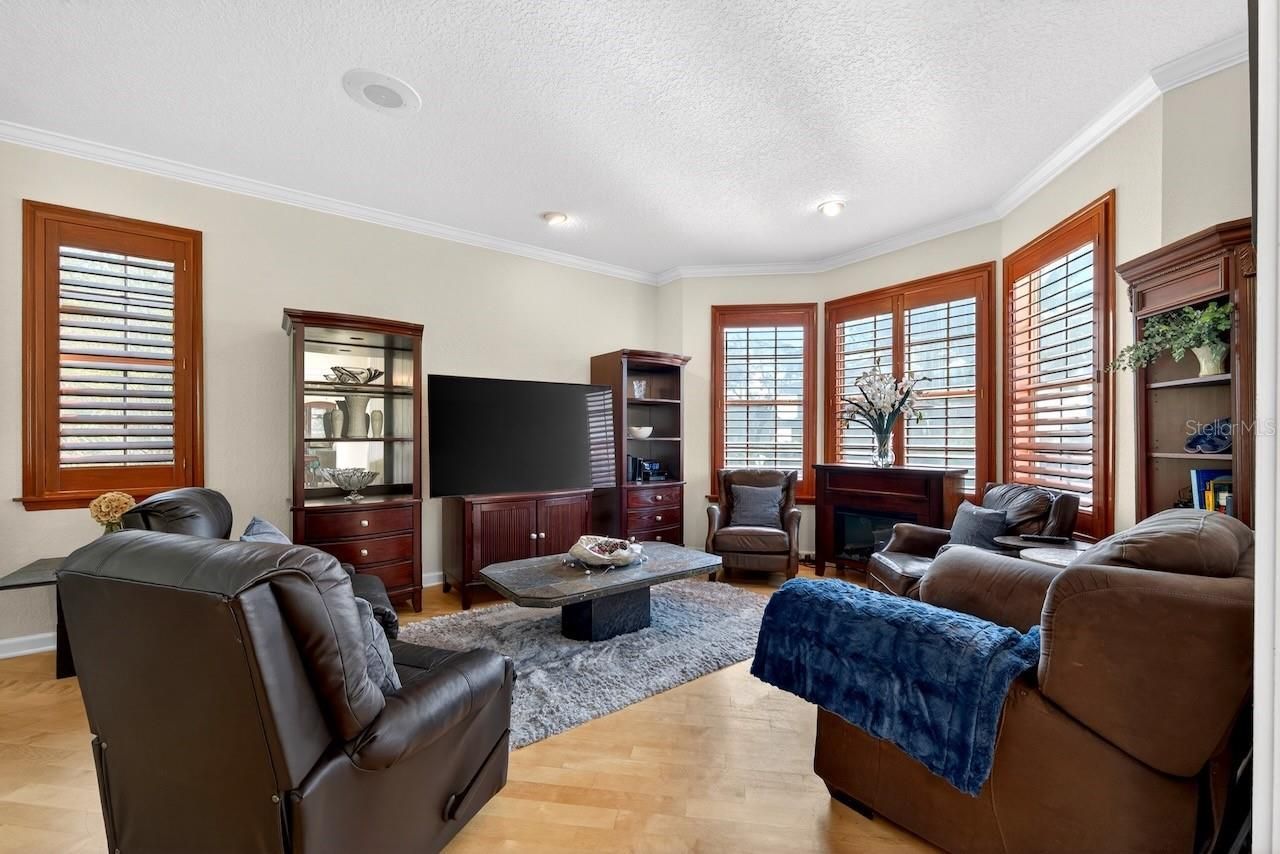 5900 Bayview Circle S, Gulfport, FL 33707 Photo