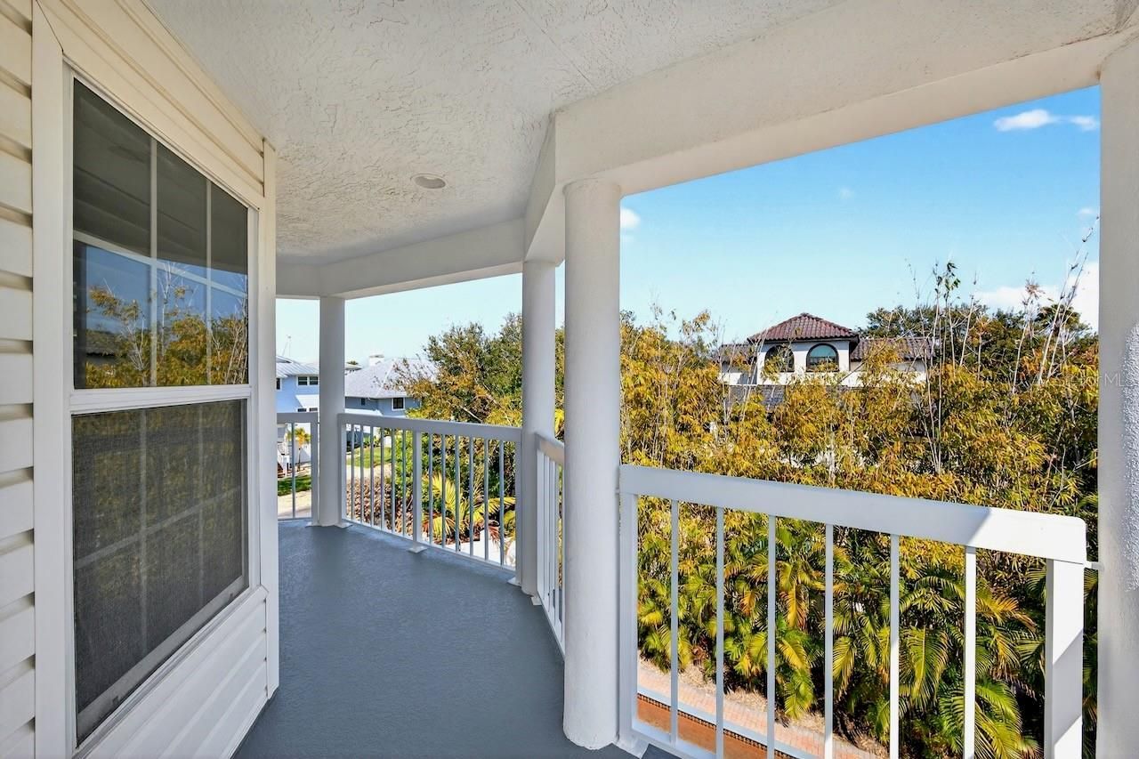 5900 Bayview Circle S, Gulfport, FL 33707 Photo