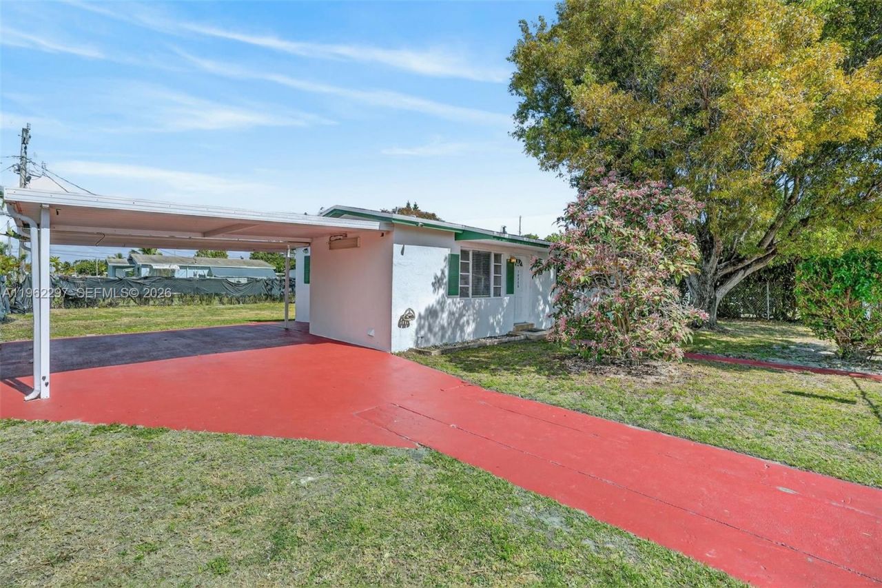 10325 SW 149 Terrace, Miami, FL 33176 Photo