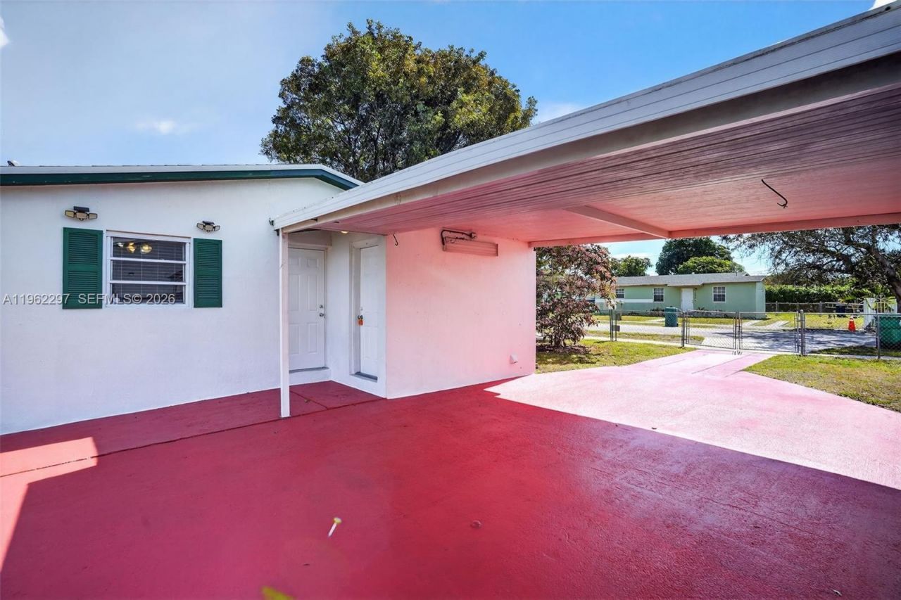 10325 SW 149 Terrace, Miami, FL 33176 Photo