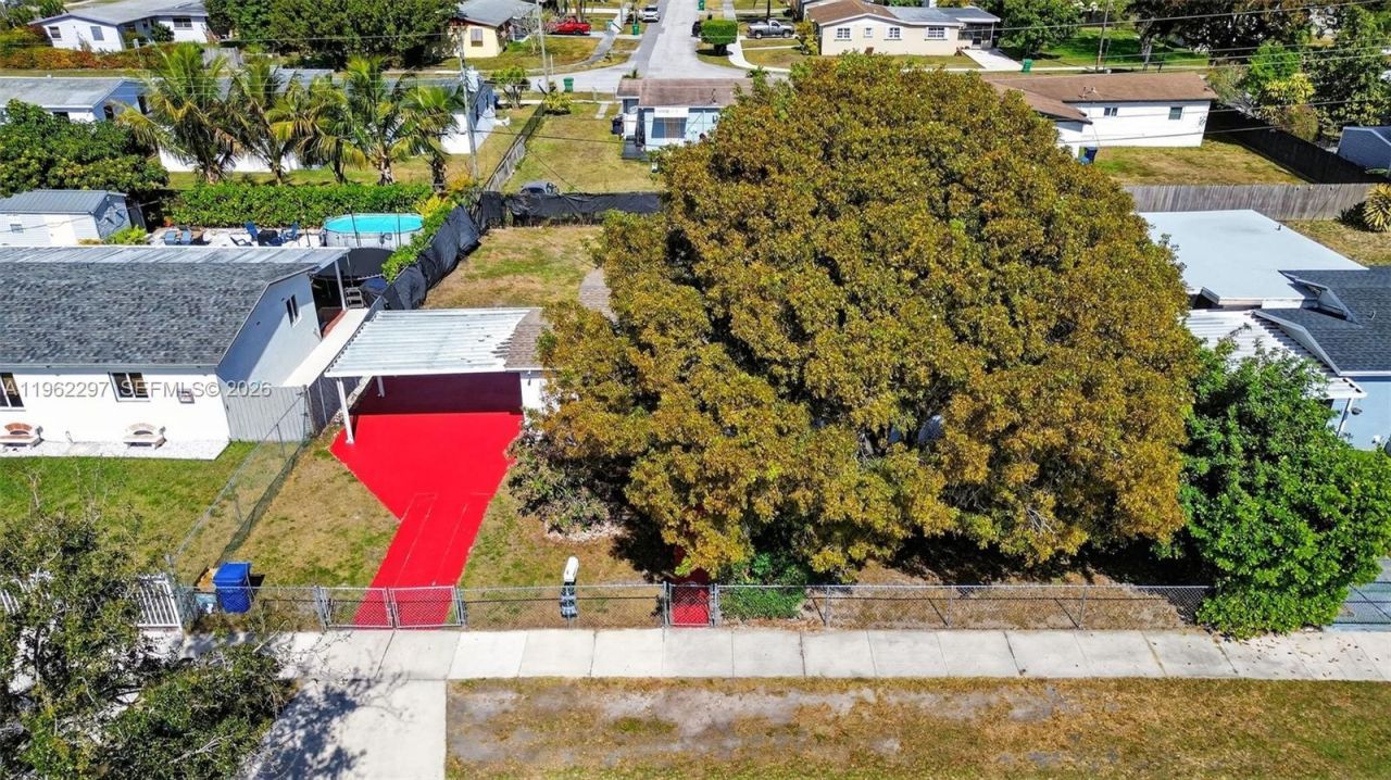 10325 SW 149 Terrace, Miami, FL 33176 Photo