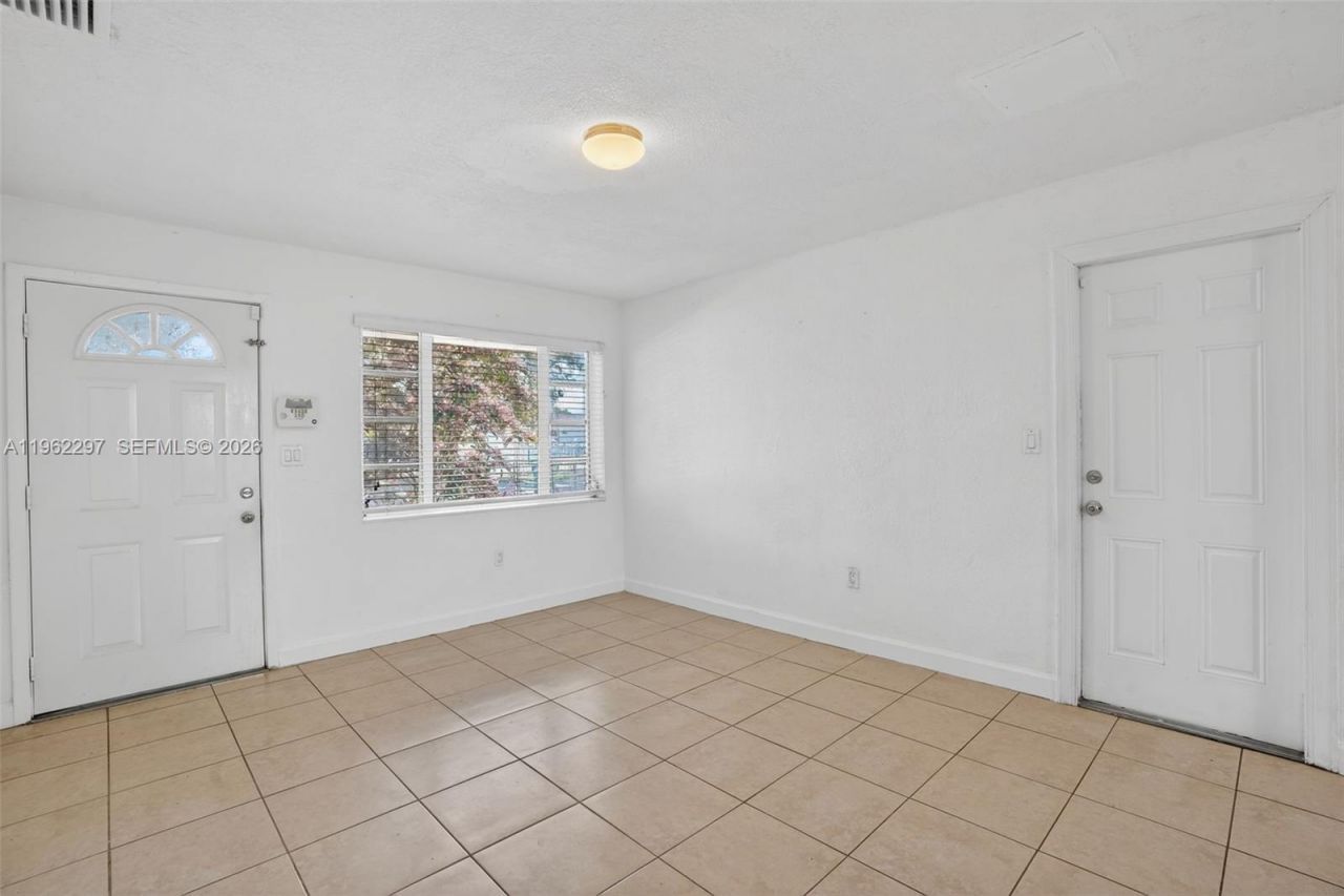 10325 SW 149 Terrace, Miami, FL 33176 Photo