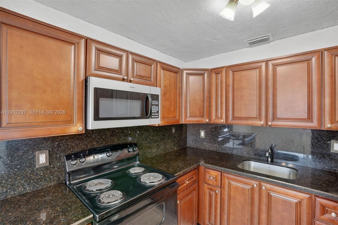 10325 SW 149 Terrace, Miami, FL 33176 Photo