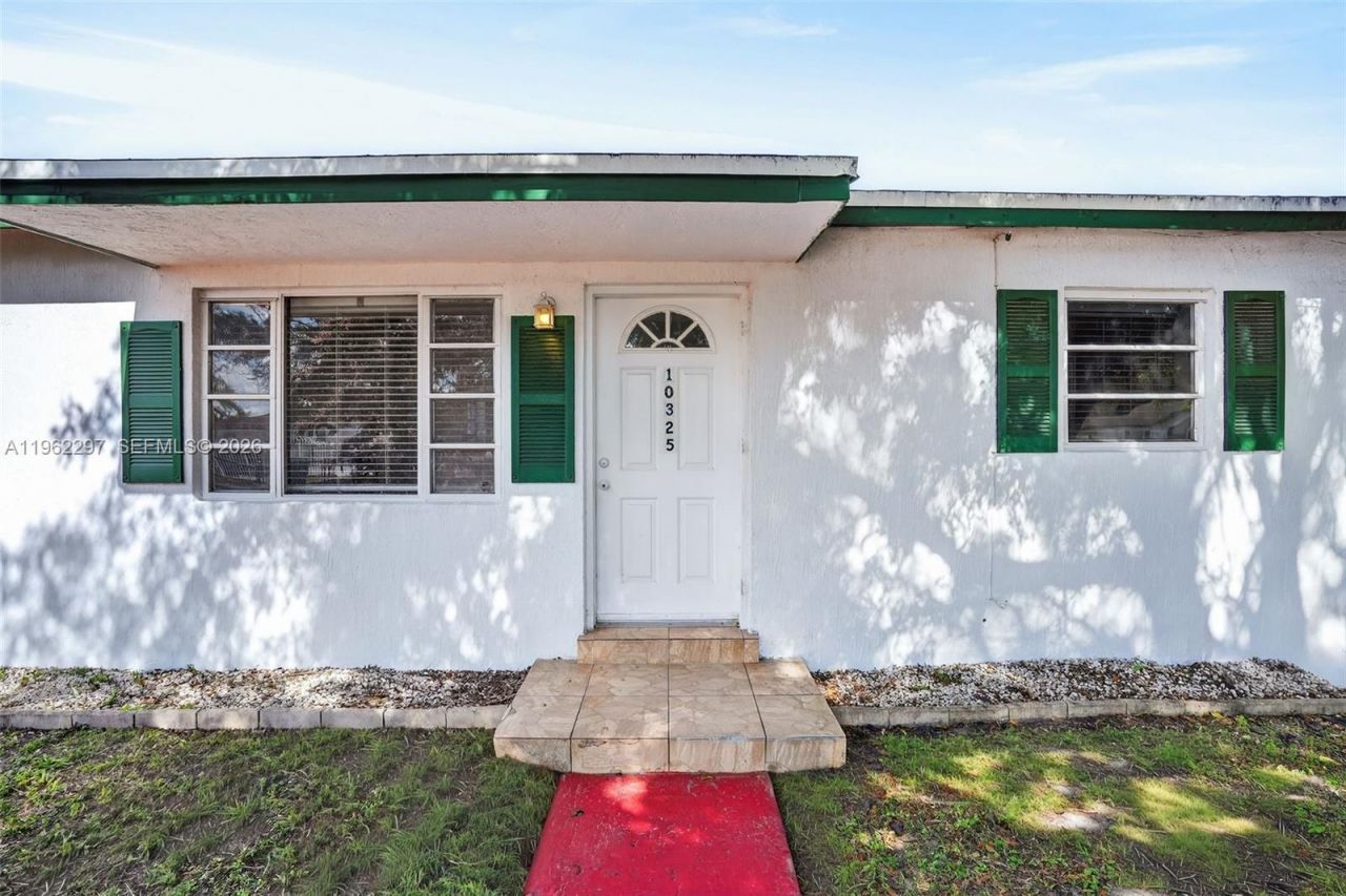 10325 SW 149 Terrace, Miami, FL 33176 Photo