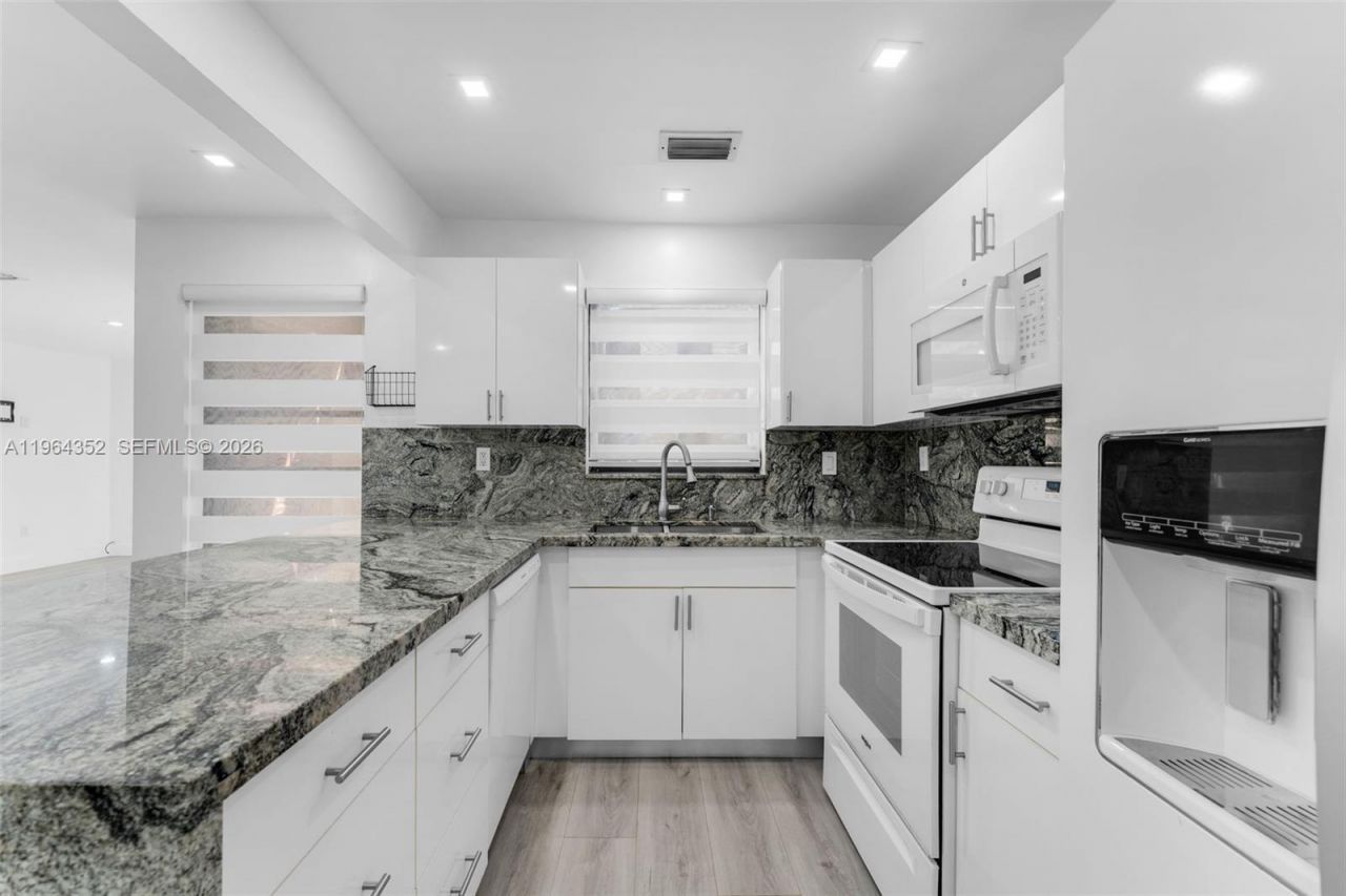 6346 SW 136th Ct, Unit 110-H, Miami, FL 33183 Photo