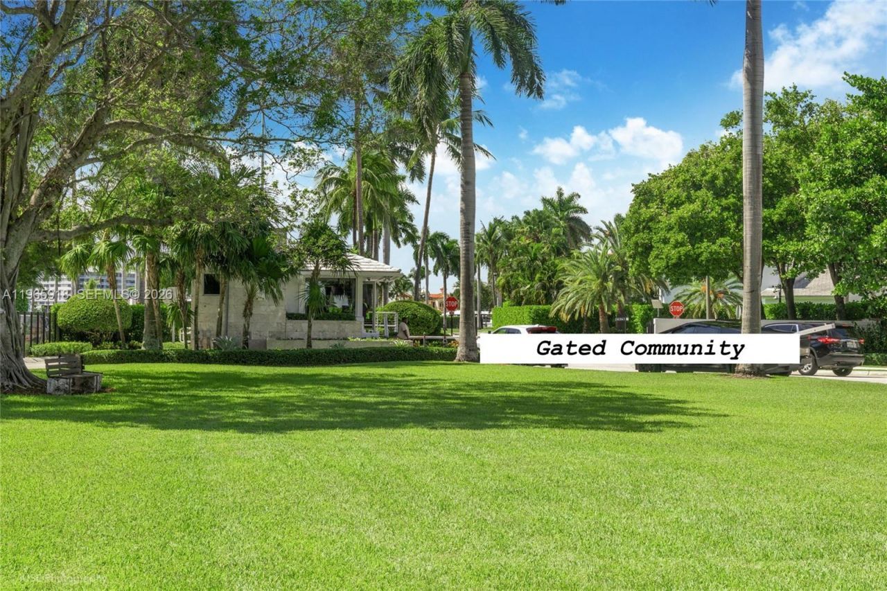 52 Camden Dr , Bal Harbour, FL 33154 Photo