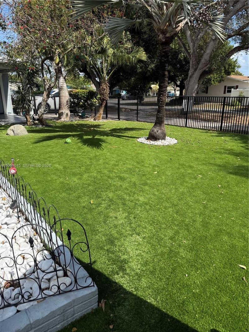 561 SE 3rd Ter, Pompano Beach, FL 33060 Photo