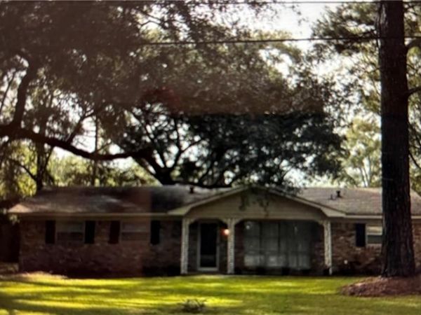 832 Joaneen Drive, Saraland, AL 36571