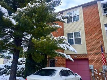 11 CORRIERE ROAD, EASTON, PA 18045