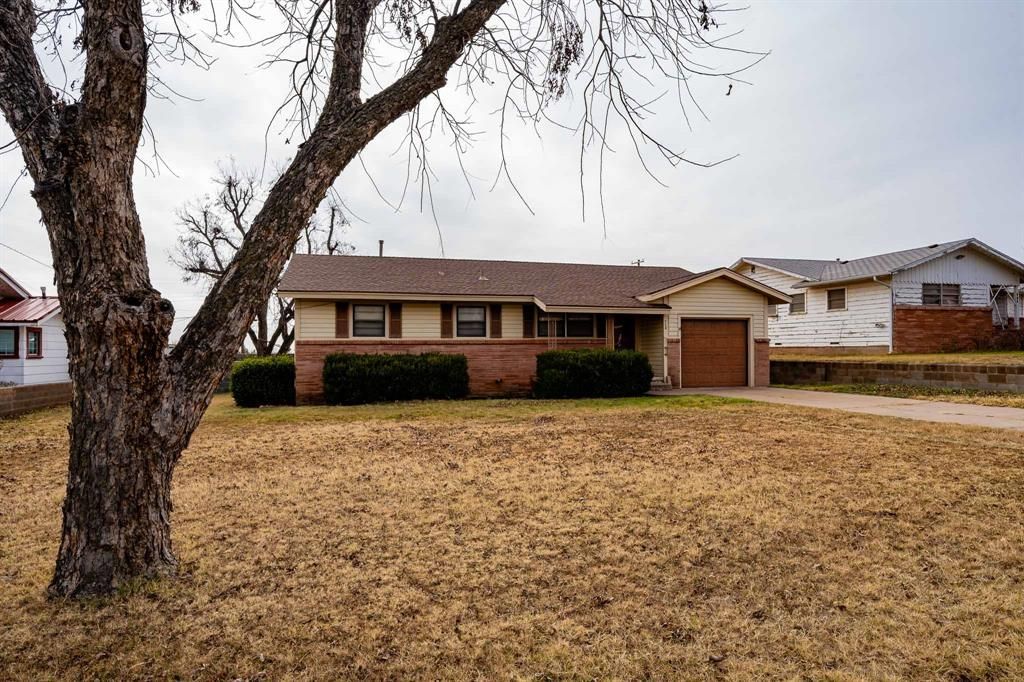 712 E Beauregard Street, Rotan, TX 79546 Main Photo