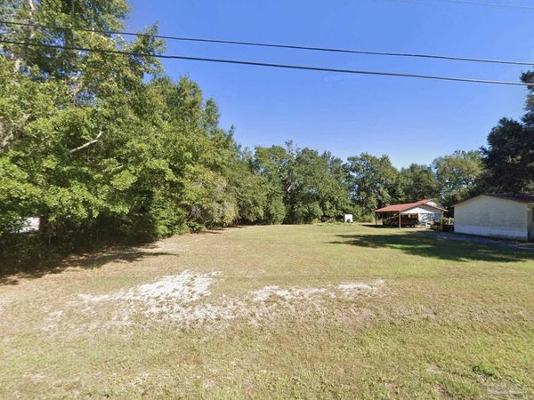 Garllum Dr, Pace, FL 32571