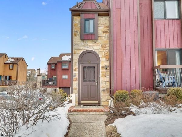 95 Wimbledon Sq, Washington, NJ 07853