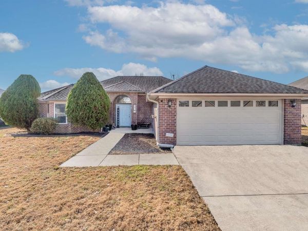 15 Weatherton Drive, Vilonia, AR 72173