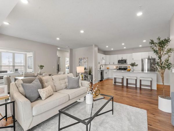 2350 Harbor Place, Unit 214, Mound, MN 55364