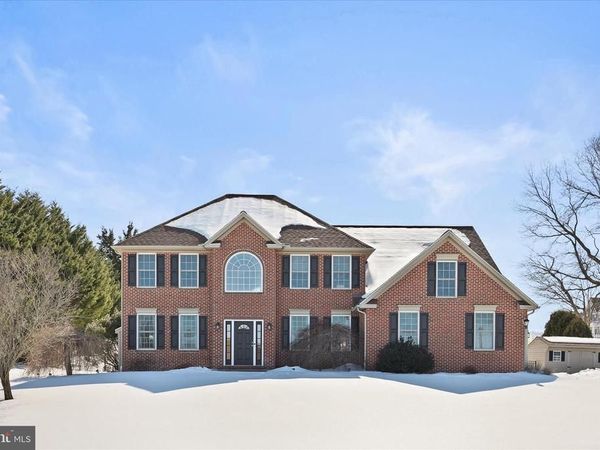 4 DEVONSHIRE DRIVE, SHREWSBURY, PA 17361