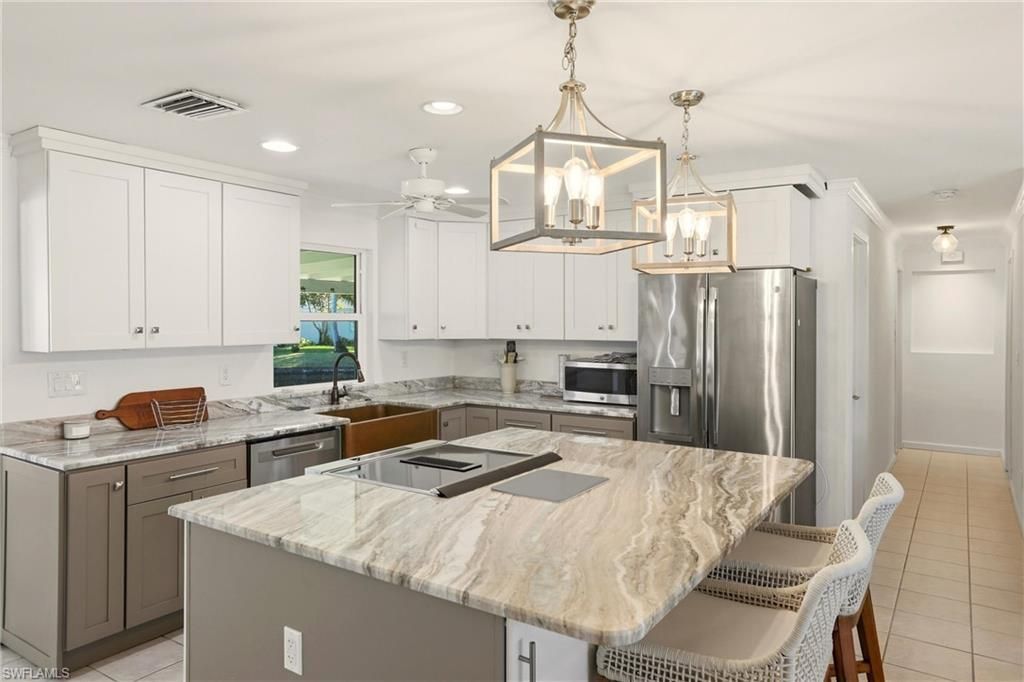 1159 Holiday Ln E, Naples, FL 34104 Photo