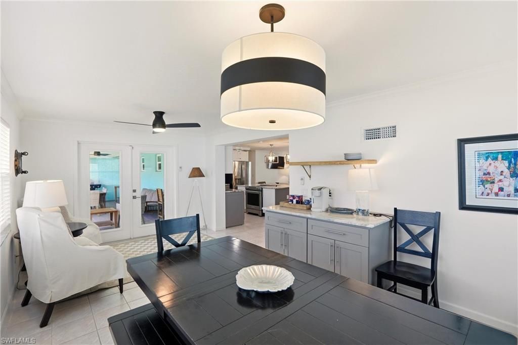 1159 Holiday Ln E, Naples, FL 34104 Photo