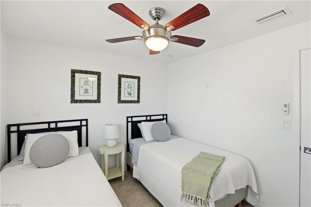 1159 Holiday Ln E, Naples, FL 34104 Photo