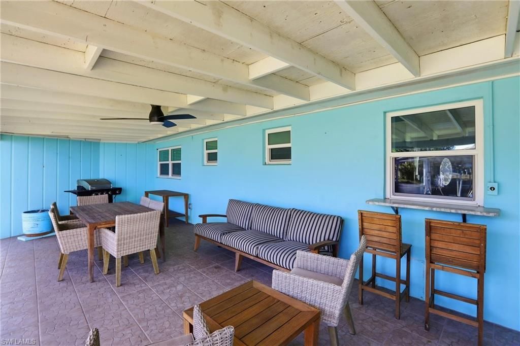 1159 Holiday Ln E, Naples, FL 34104 Photo