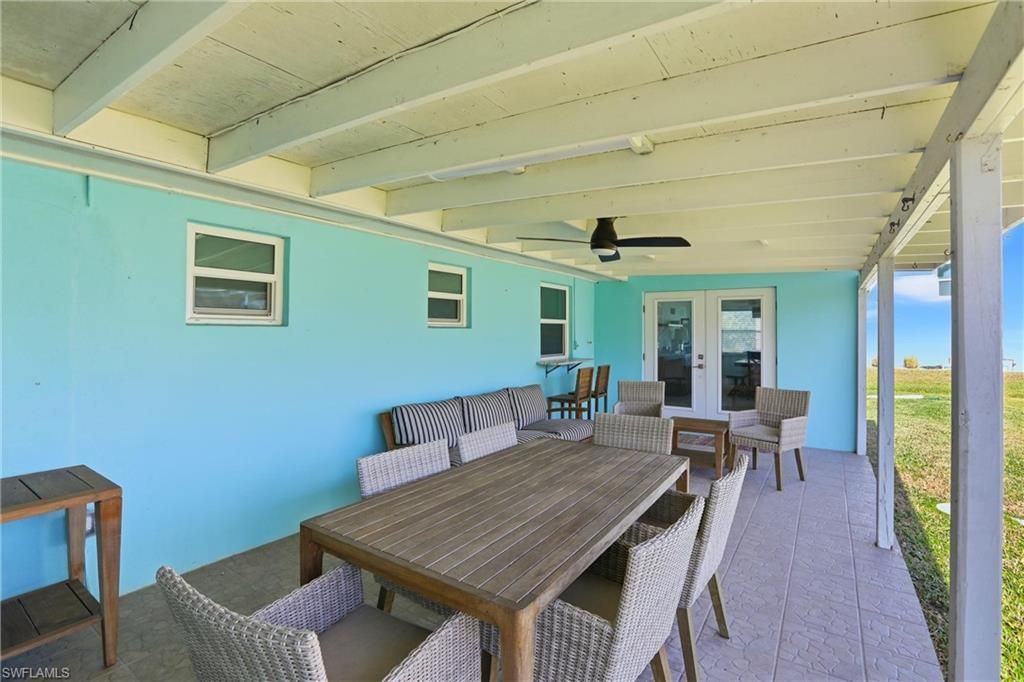 1159 Holiday Ln E, Naples, FL 34104 Photo