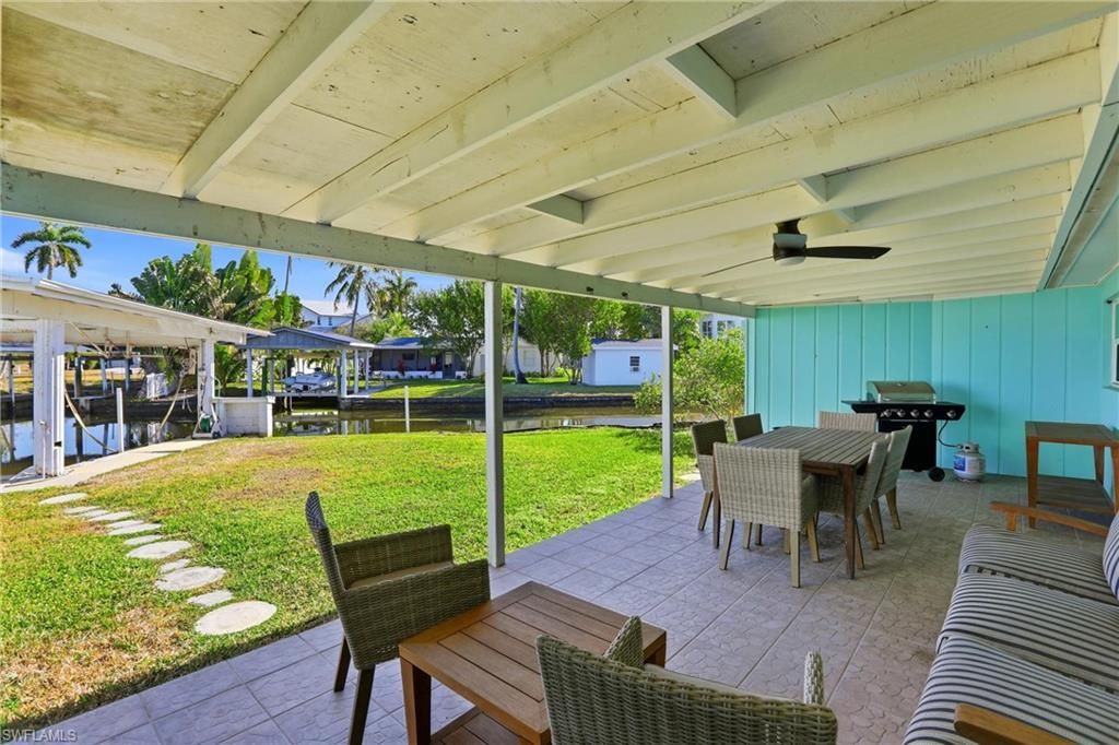 1159 Holiday Ln E, Naples, FL 34104 Photo