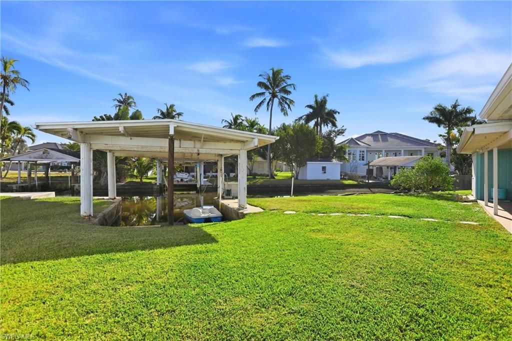 1159 Holiday Ln E, Naples, FL 34104 Photo