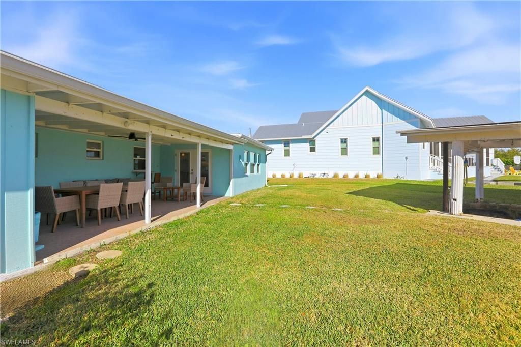 1159 Holiday Ln E, Naples, FL 34104 Photo