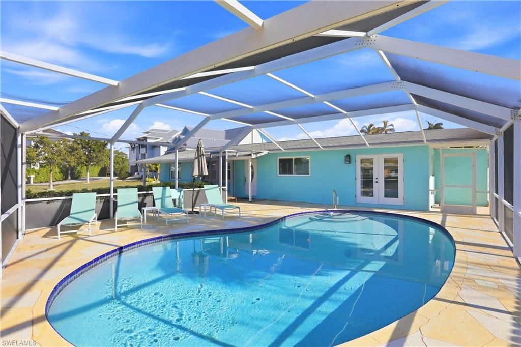 1159 Holiday Ln E, Naples, FL 34104 Photo