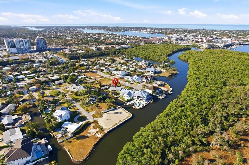 1159 Holiday Ln E, Naples, FL 34104 Photo