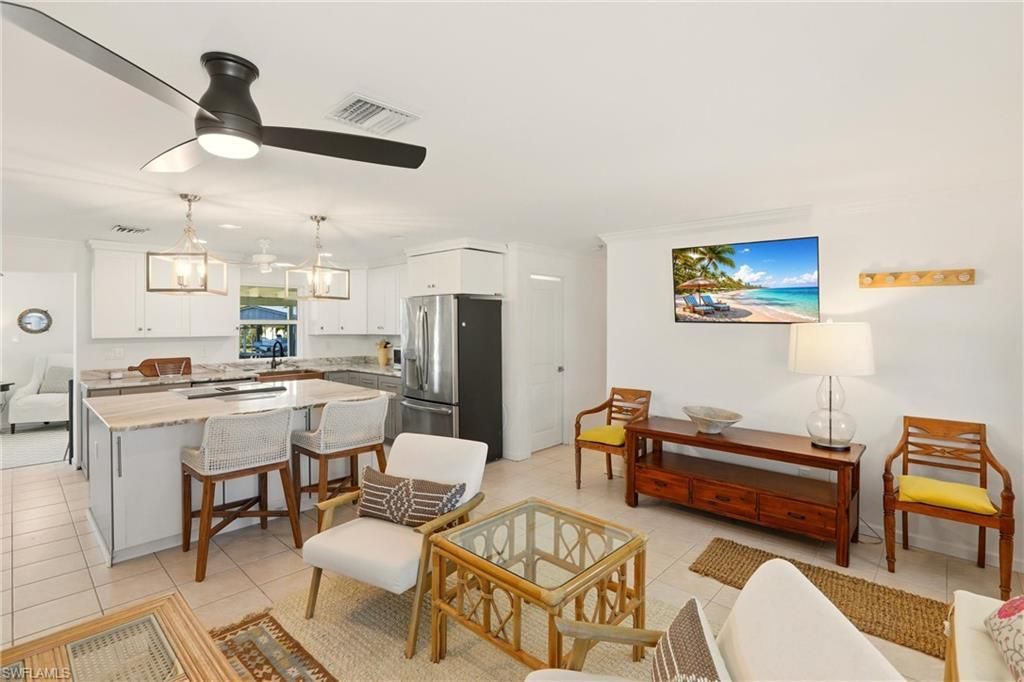 1159 Holiday Ln E, Naples, FL 34104 Photo