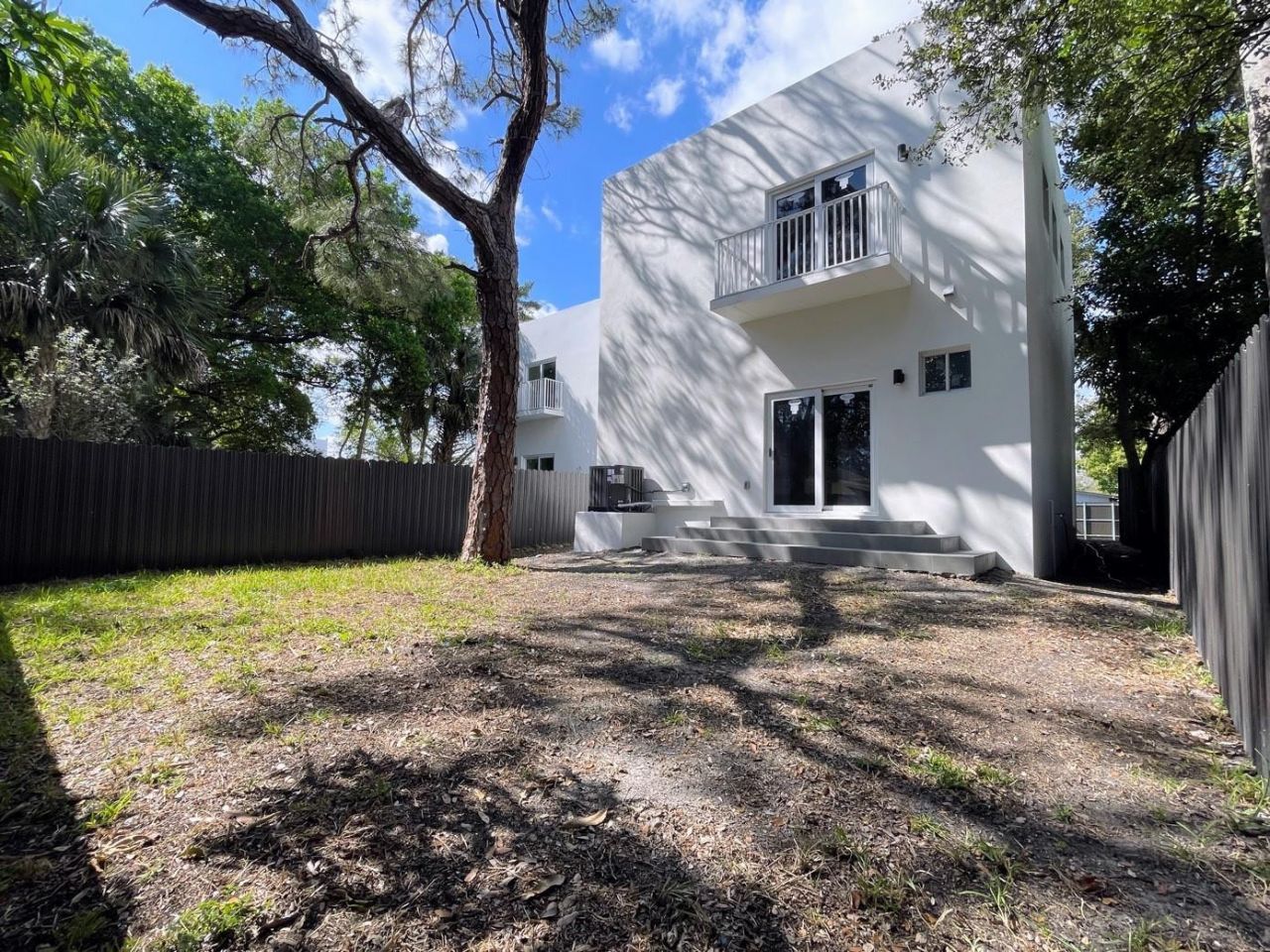 536 NW 13th Avenue, Fort Lauderdale, FL 33311 Photo