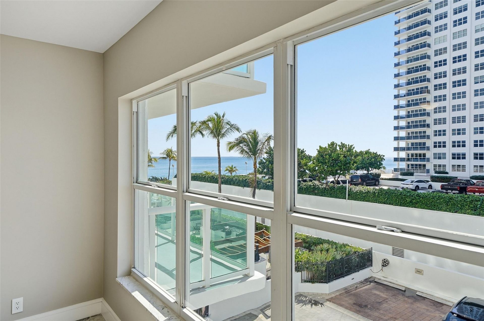 3550 Galt Ocean Drive, Unit 305, Fort Lauderdale, FL 33308 Photo