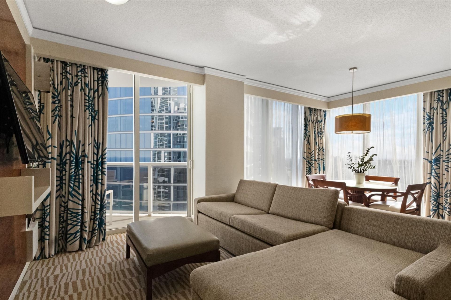 18001 Collins Avenue, Unit 2614, Sunny Isles Beach, FL 33160 Photo