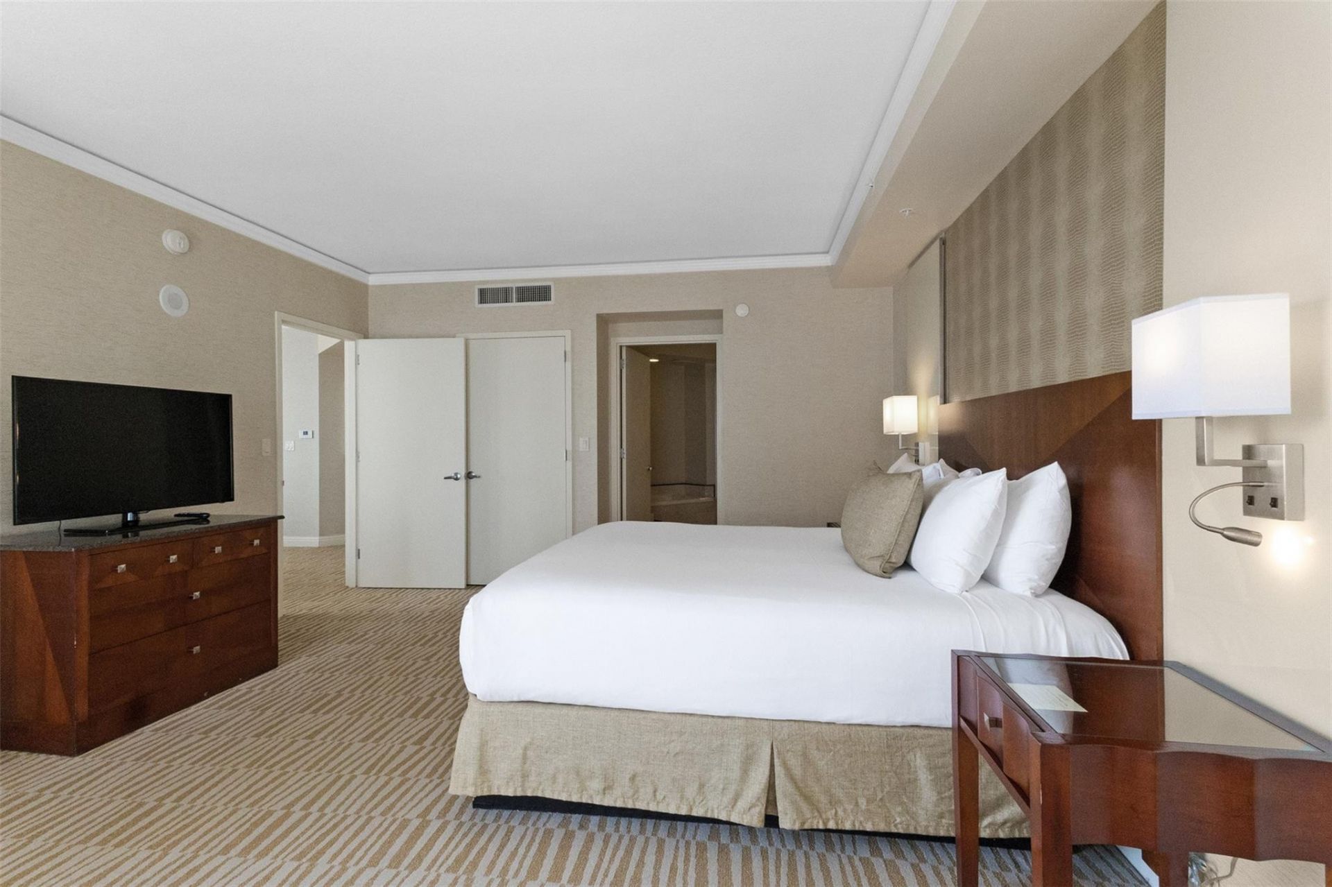 18001 Collins Avenue, Unit 2614, Sunny Isles Beach, FL 33160 Photo