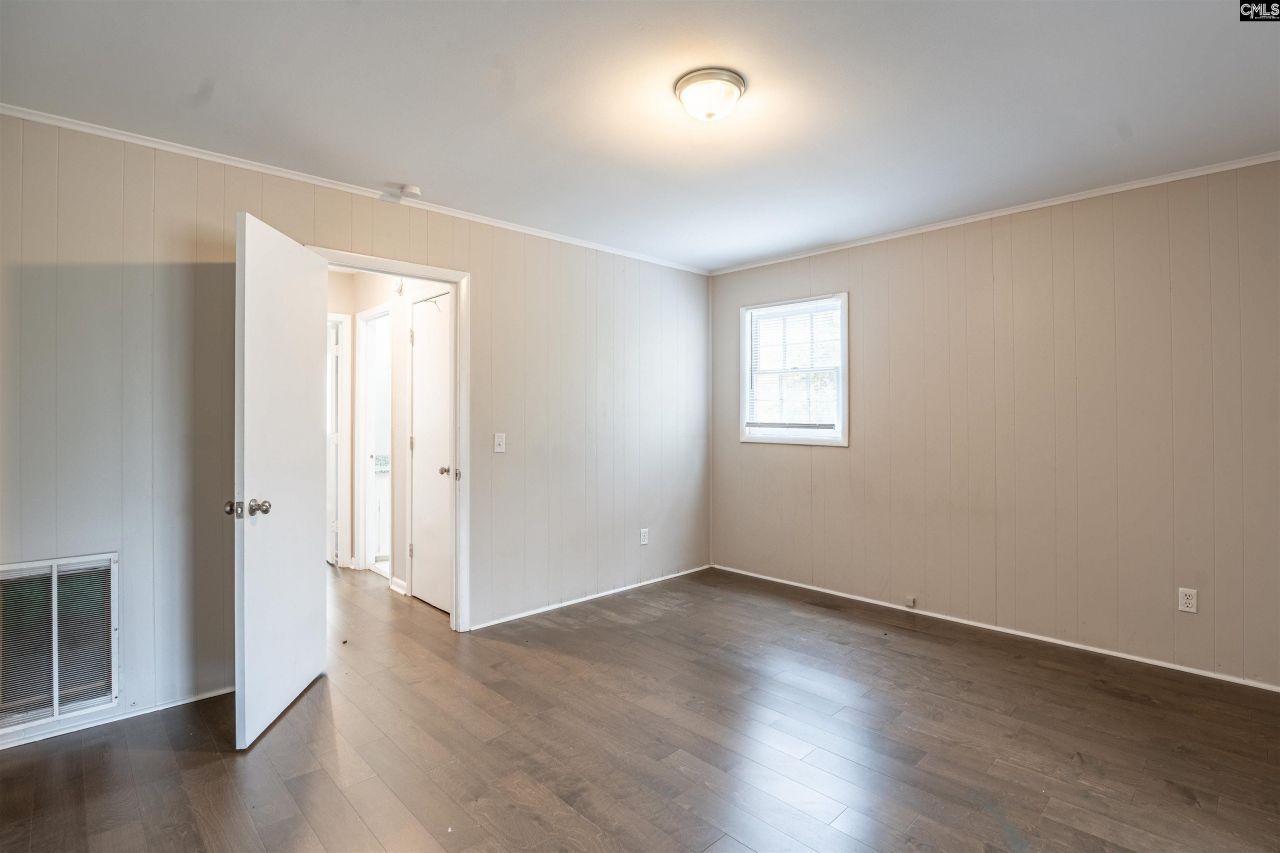 204 Park Road  Photo 15