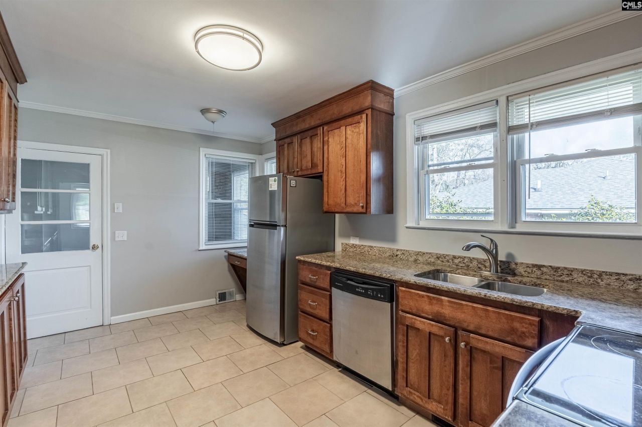 1101 Sunnyside Drive  Photo 14