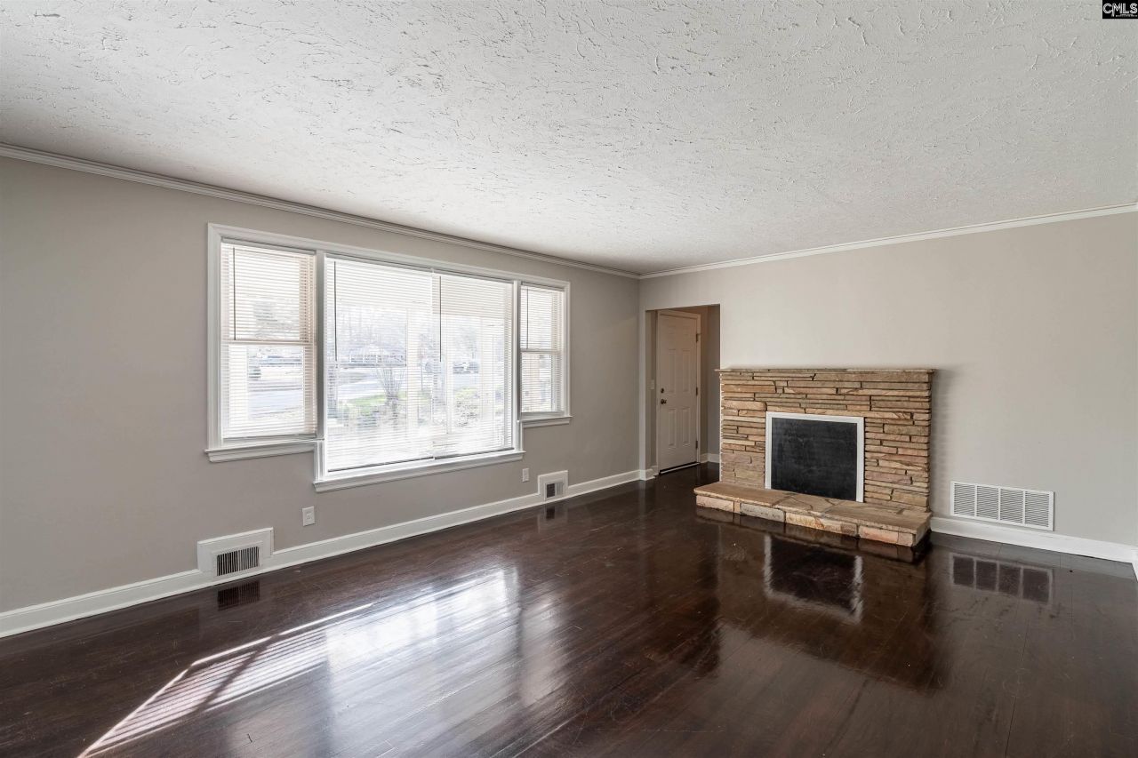 1101 Sunnyside Drive  Photo 7