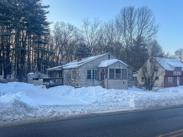 71 Charlton St, Oxford, MA 01540
