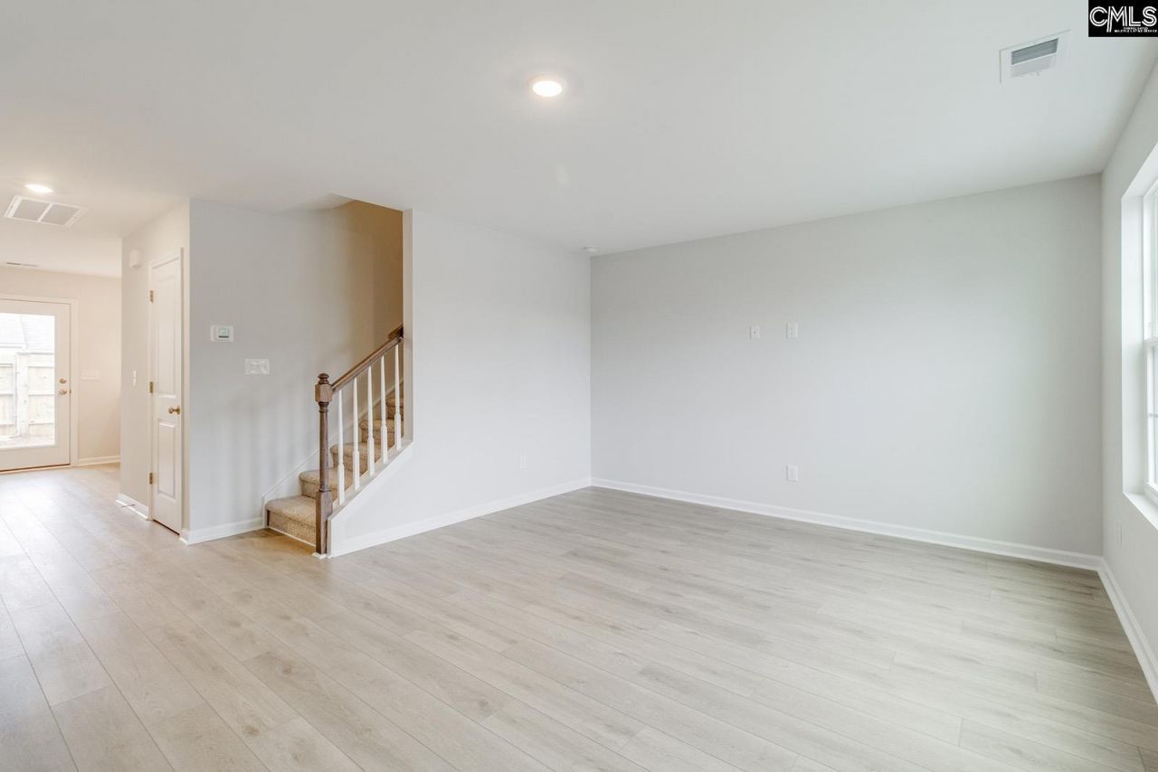 3018 Harborview Drive Photo 4