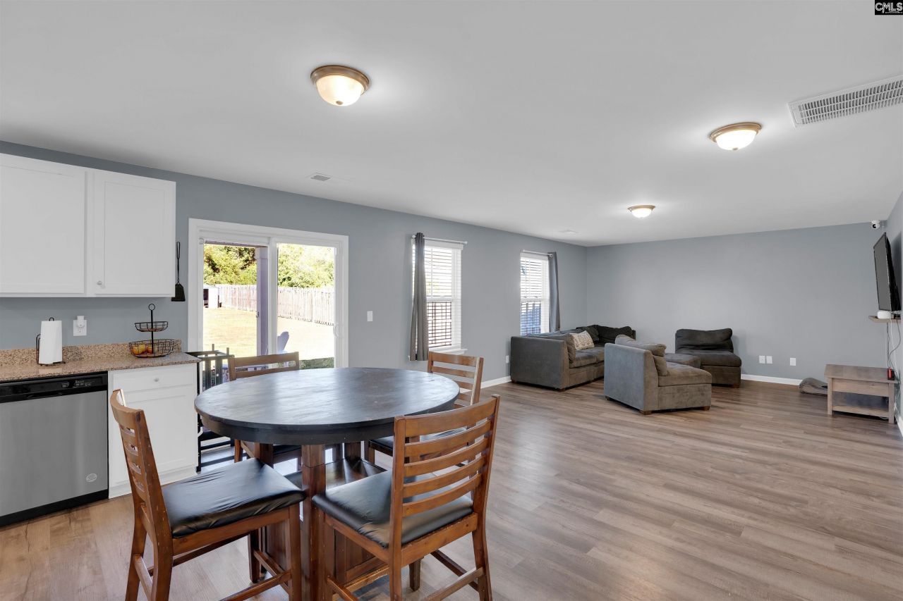 135 Savannah Wood Road Photo 18