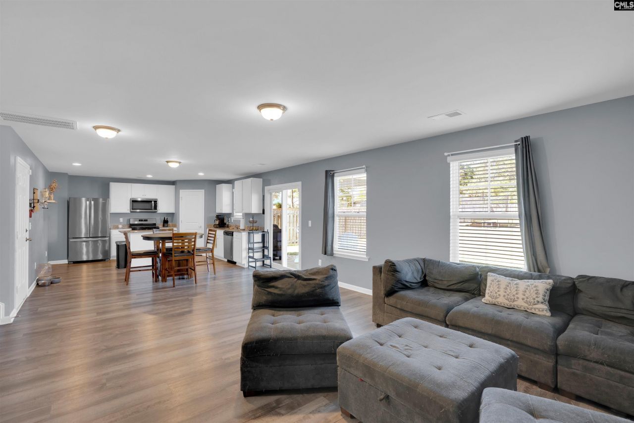 135 Savannah Wood Road Photo 7