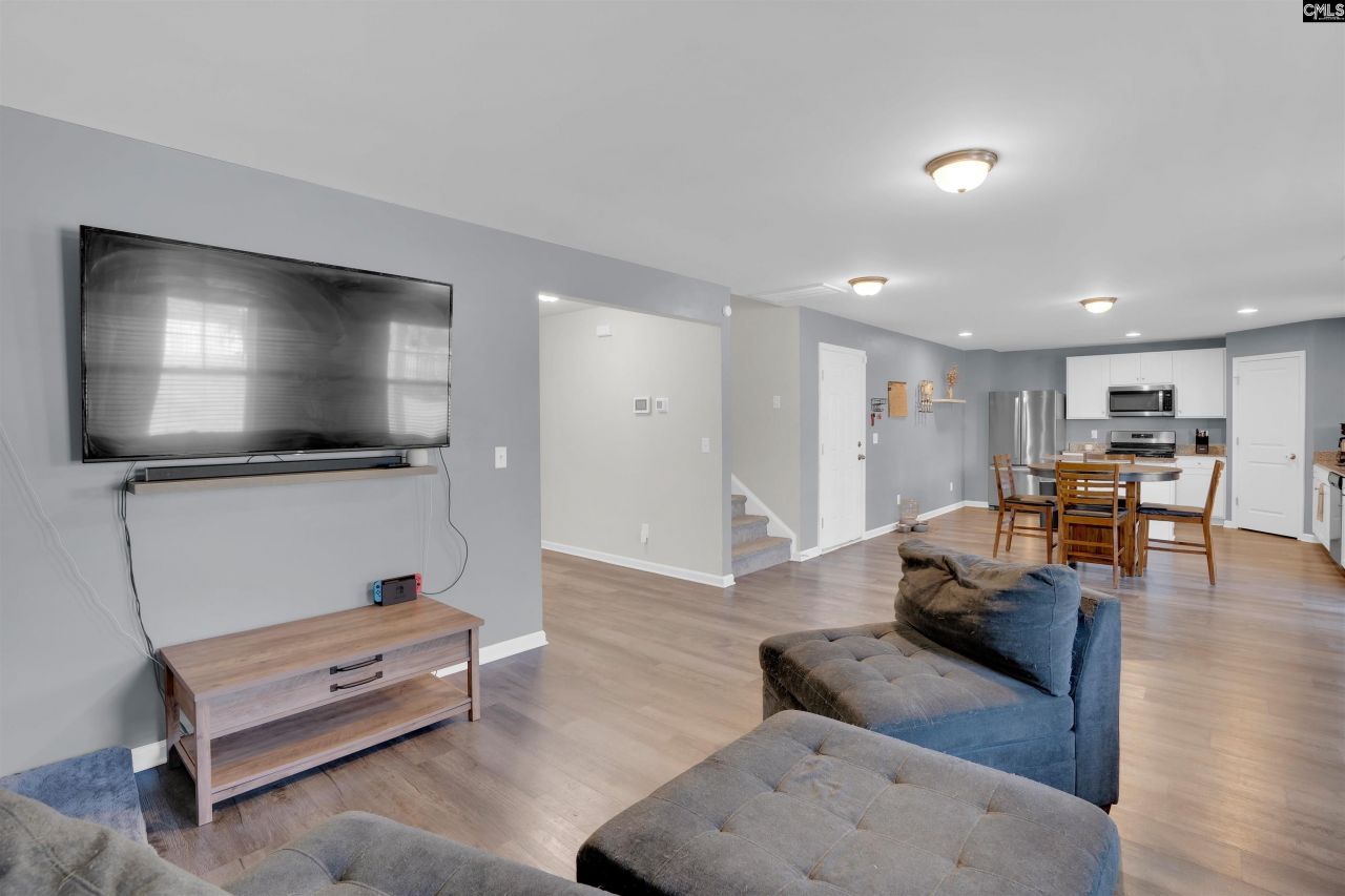 135 Savannah Wood Road Photo 8