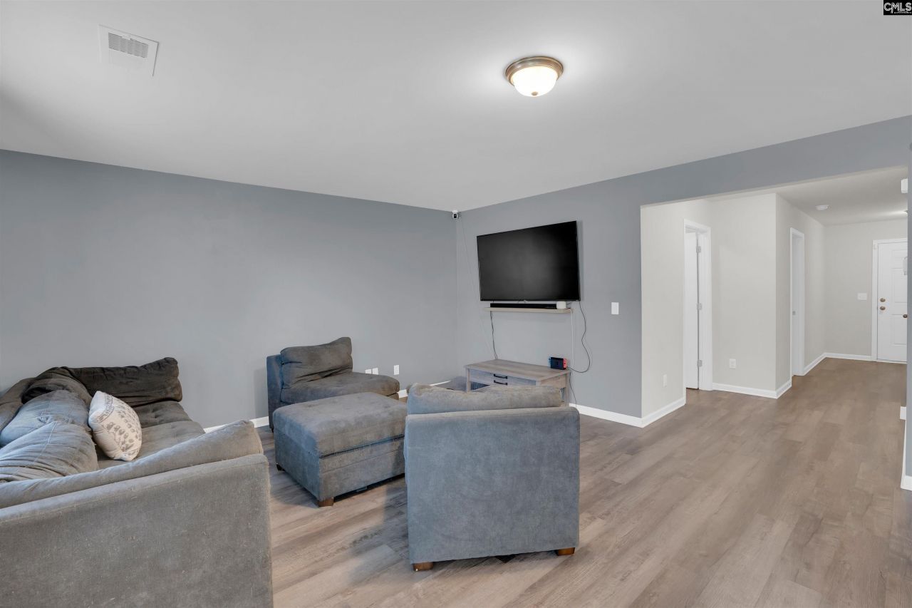 135 Savannah Wood Road Photo 9