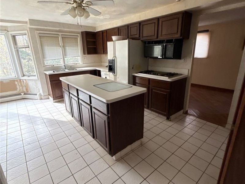 7090 Euclid Chardon Road, Kirtland, OH 44094 Photo 2