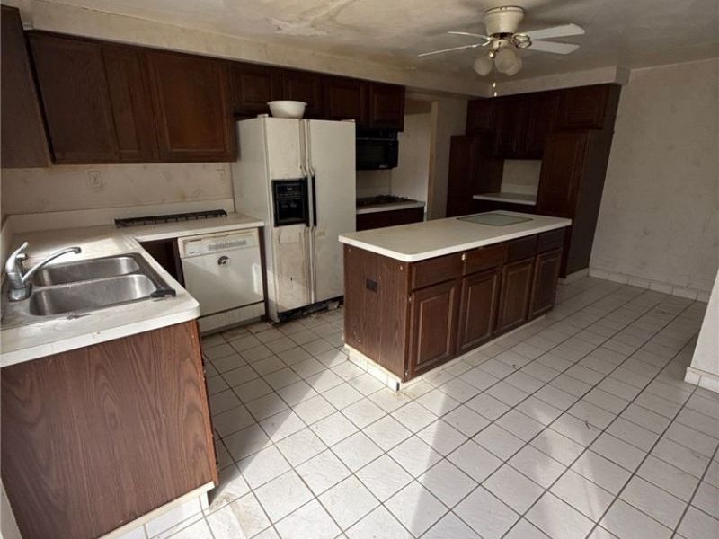 7090 Euclid Chardon Road, Kirtland, OH 44094 Photo 3