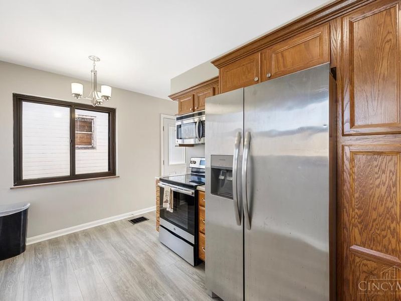 1144 Hempstead Drive, Cincinnati, OH 45231 Photo 10