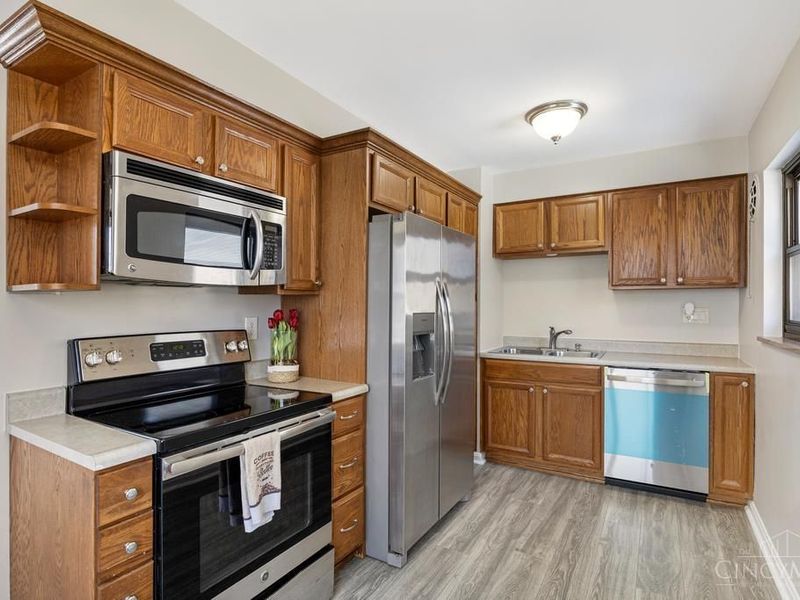 1144 Hempstead Drive, Cincinnati, OH 45231 Photo 12